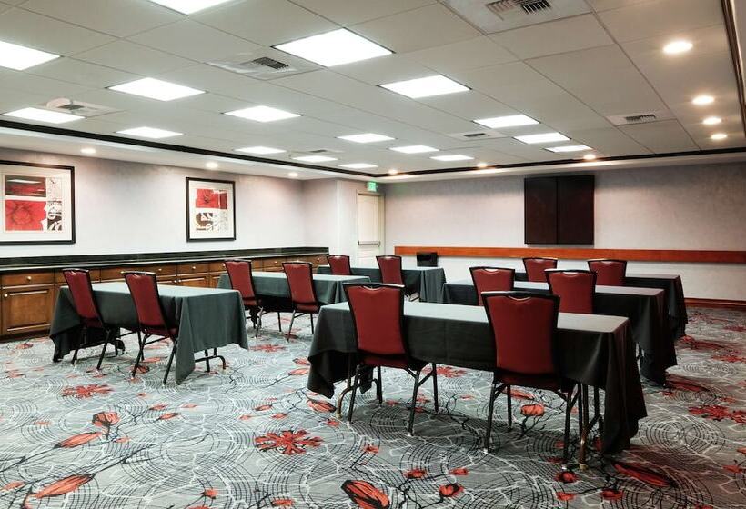 בית מלון כפרי Hampton Inn & Suites Temecula