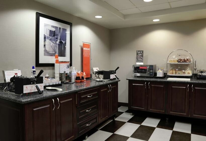 בית מלון כפרי Hampton Inn & Suites Temecula