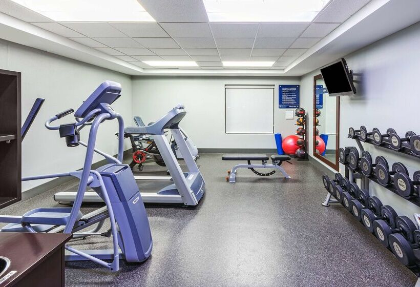 בית מלון כפרי Hampton Inn & Suites Tulsa Woodland Hills 71st Memorial