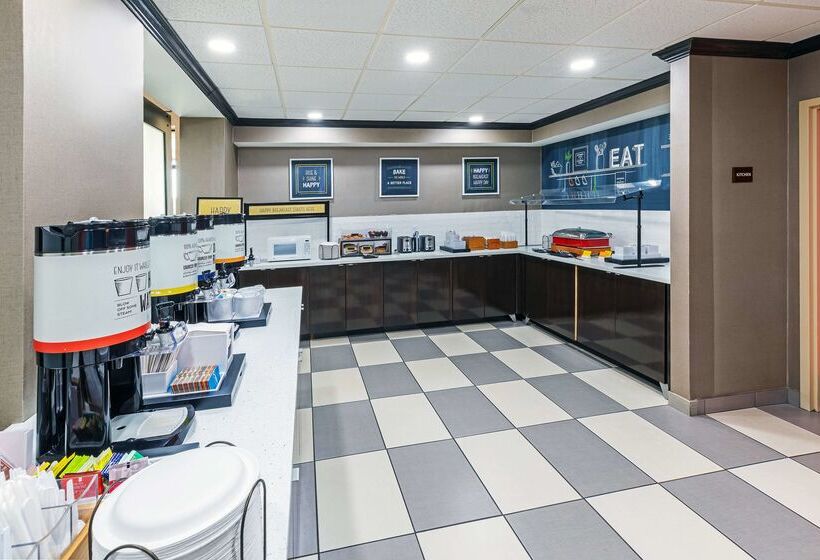 בית מלון כפרי Hampton Inn & Suites Tulsa Woodland Hills 71st Memorial