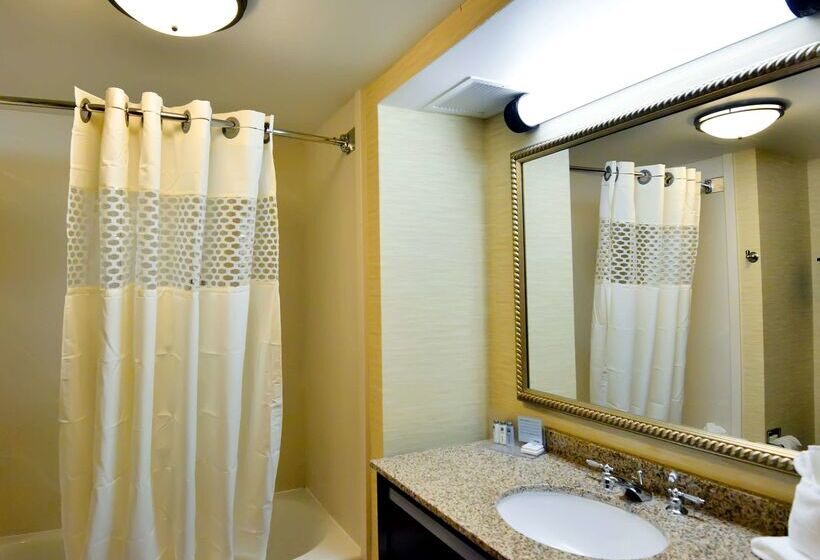 هتل Hampton Inn Wilmington Medical Park