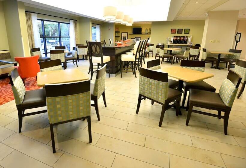 هتل Hampton Inn Wilmington Medical Park