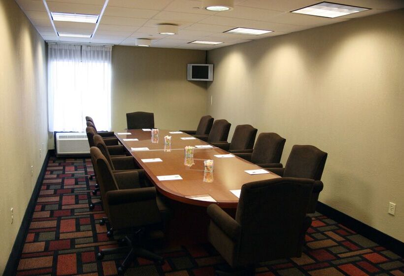 هتل Hampton Inn Woodbridge