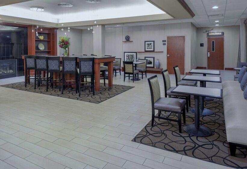 هتل Hampton Inn Woodbridge