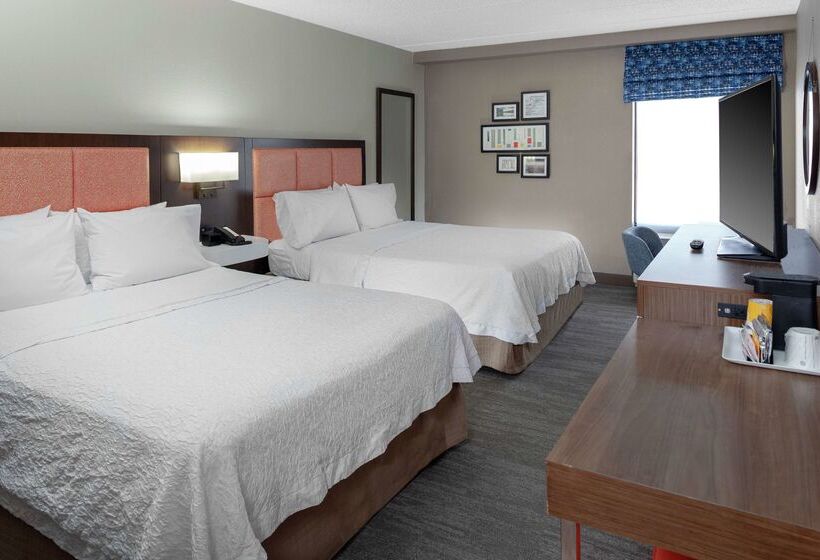 هتل Hampton Inn Woodbridge
