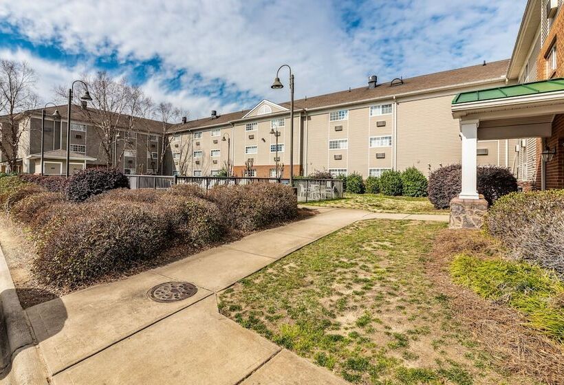 호텔 Hometowne Studios & Suites By Red Roof Charlotte  Concord