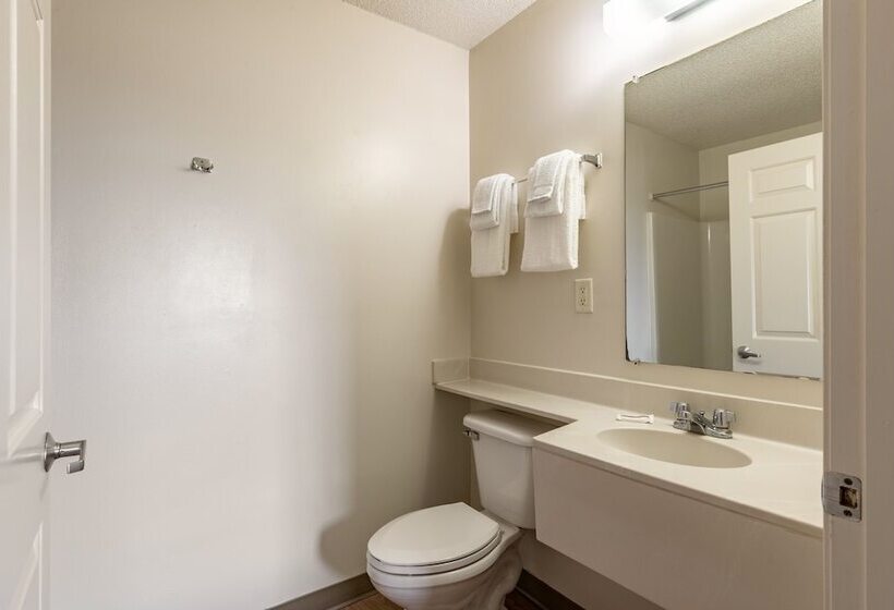 호텔 Hometowne Studios & Suites By Red Roof Charlotte  Concord