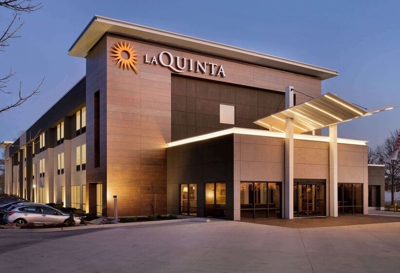 בית מלון כפרי La Quinta Inn & Suites By Wyndham St Louis Route 66