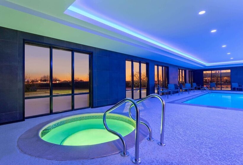 בית מלון כפרי La Quinta Inn & Suites By Wyndham St Louis Route 66
