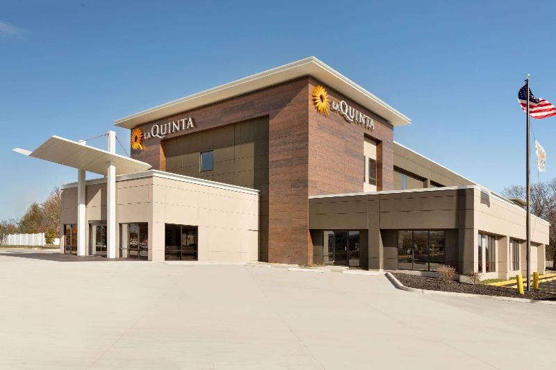 בית מלון כפרי La Quinta Inn & Suites By Wyndham St Louis Route 66