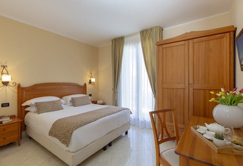 هتل Mira Spiaggia