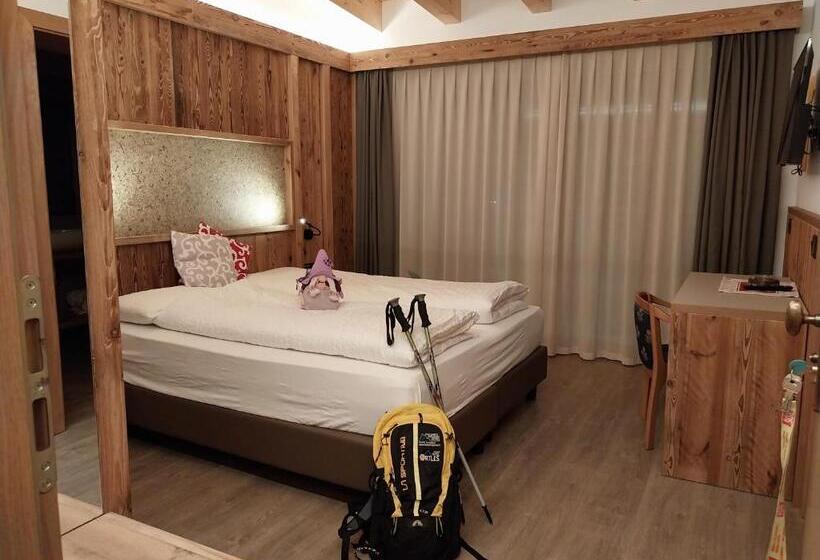 Отель Ortles Dolomiti Walking & Spa