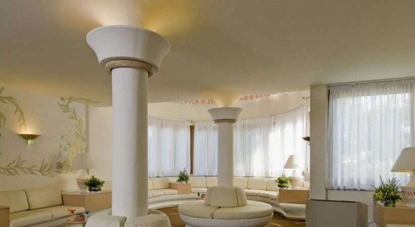 Отель Palau