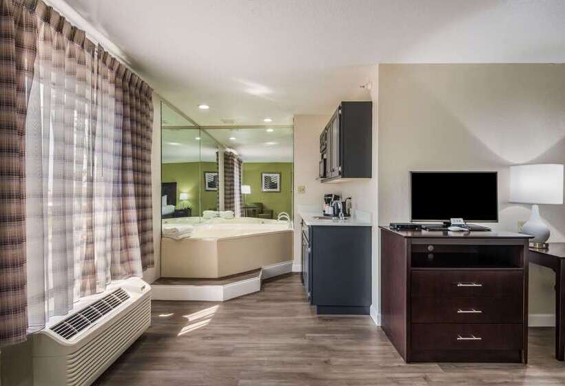 בית מלון כפרי Quality Inn & Suites Quincy  Downtown