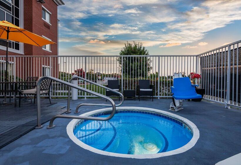 Отель Sonesta Essential Vacaville  Napa Valley