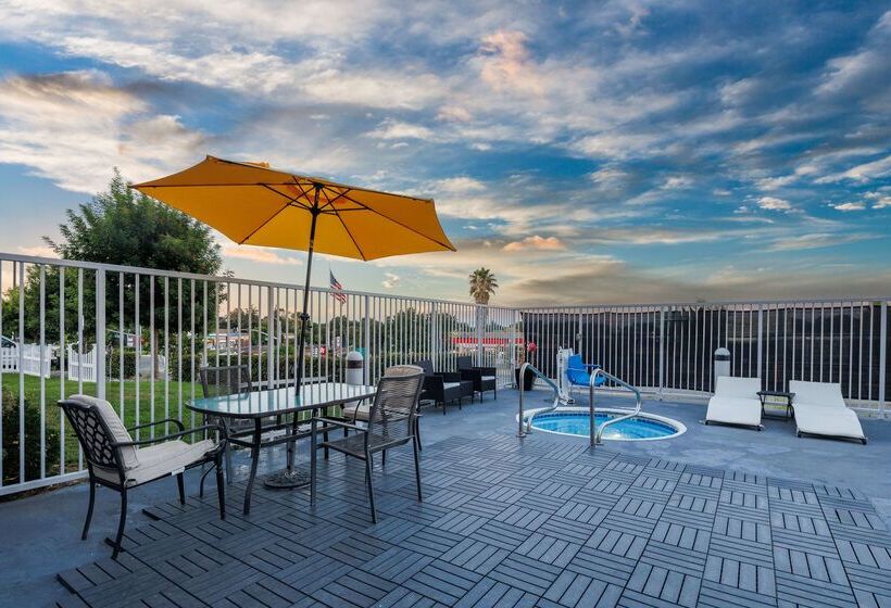 Отель Sonesta Essential Vacaville  Napa Valley