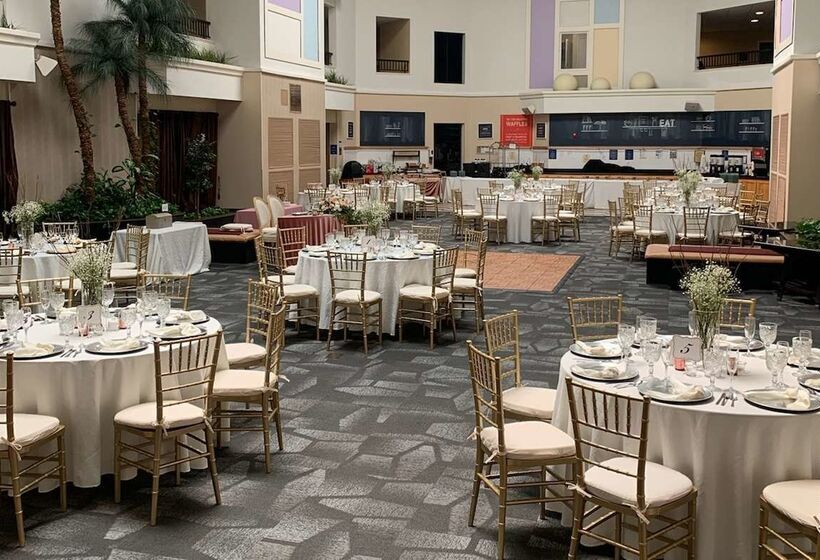 Отель Sonesta Essential Vacaville  Napa Valley