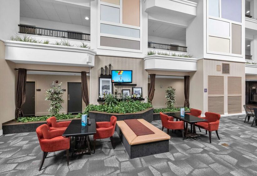 Отель Sonesta Essential Vacaville  Napa Valley