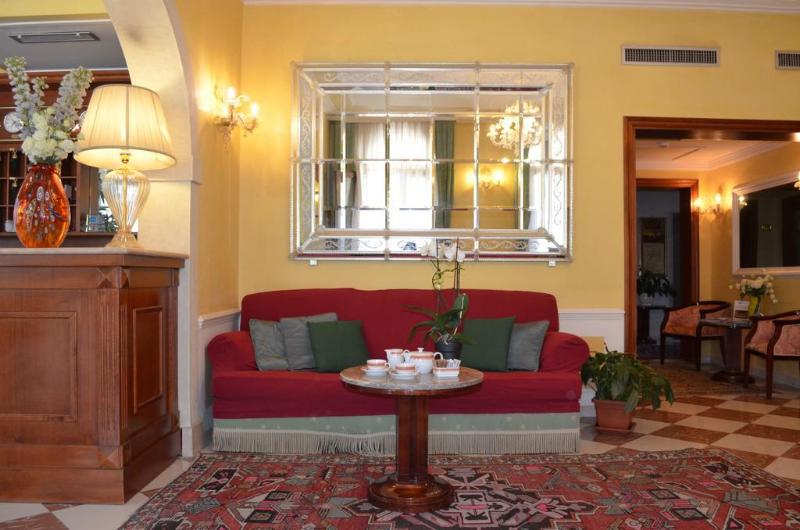هتل Villa Cipro