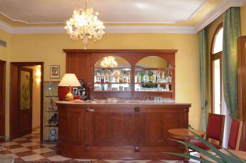 هتل Villa Cipro