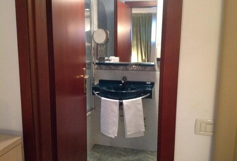 هتل Villa Cipro