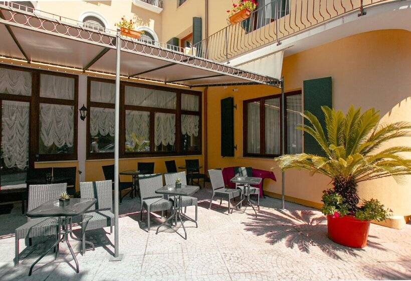 هتل Villa Edera