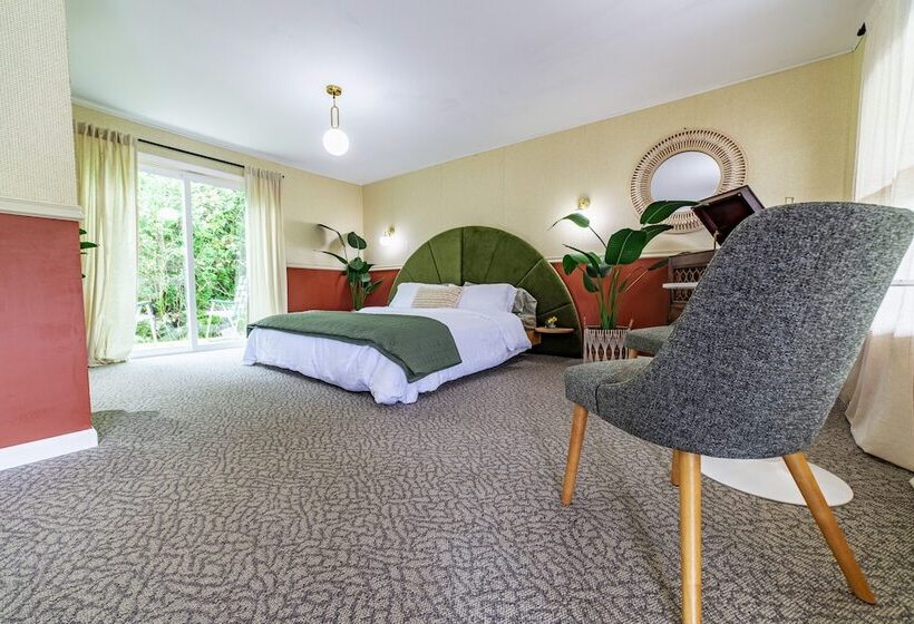 The Springs Motel
