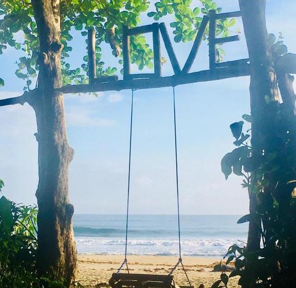 مبيت وإفطار Faith Glamping Dome Costa Rica