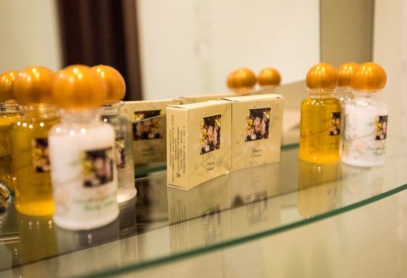 فندق فئة نجمة واحدة Art