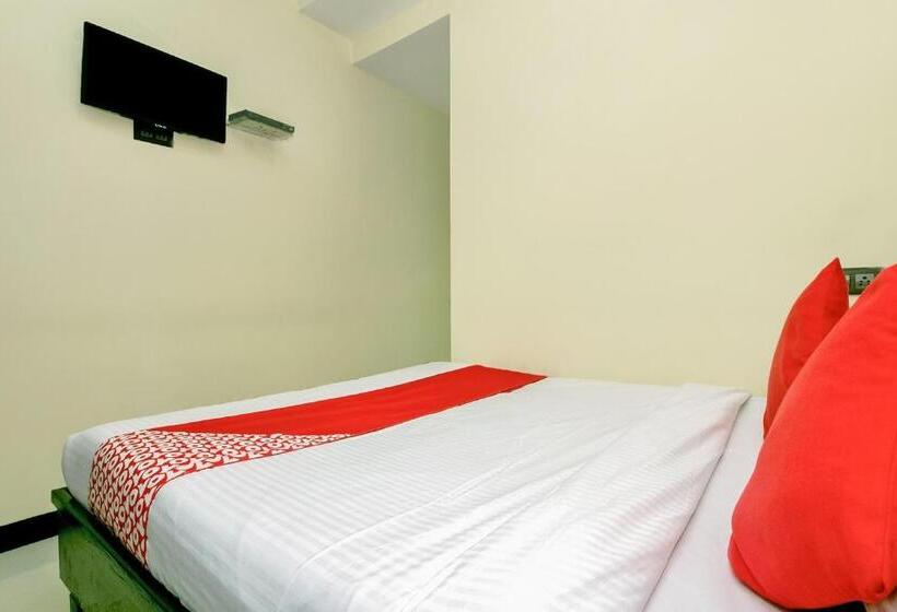 فندق Oyo 23656 Parimeet