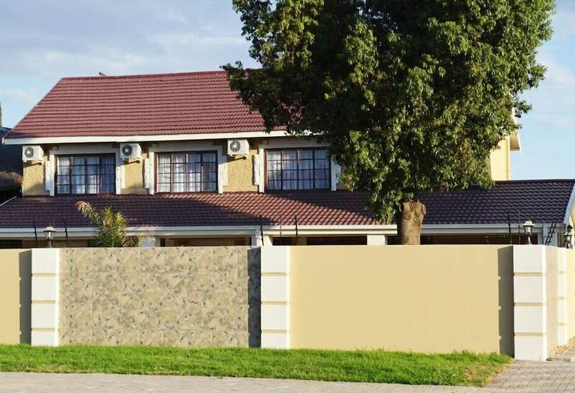 بنسيون Rochilla Guest House