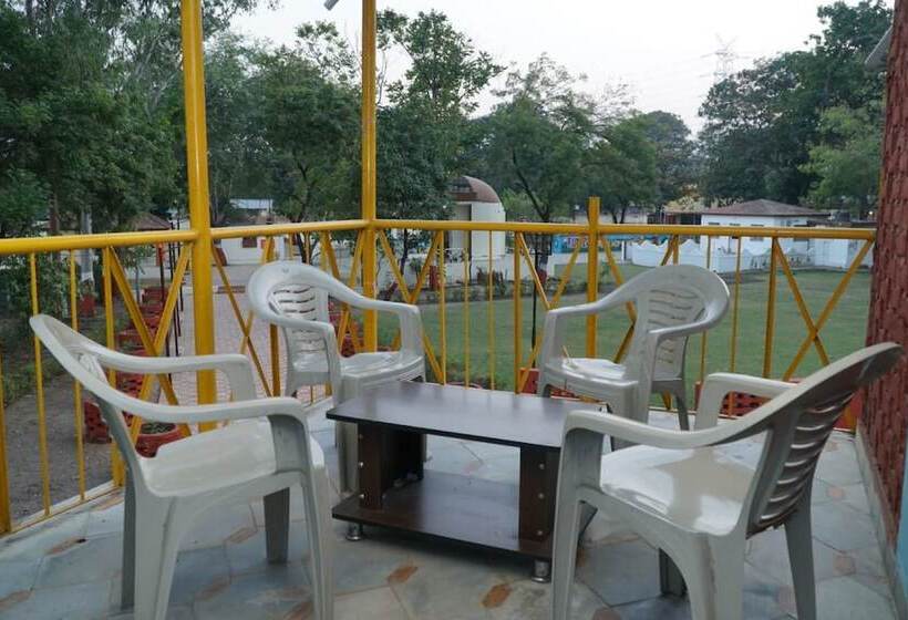 Курорт Neel Kanth Motels &