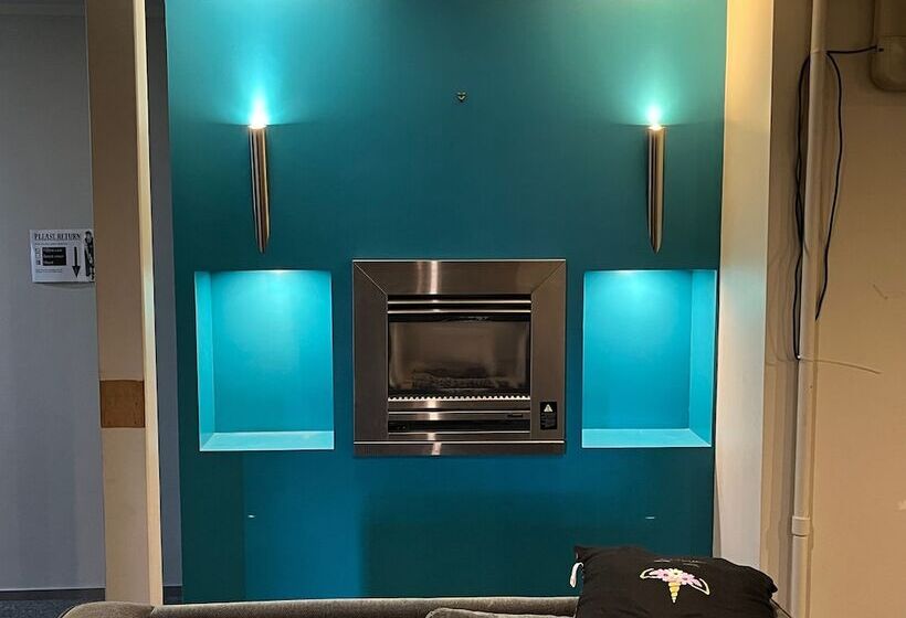 هاستل Uptown Backpackers