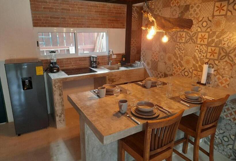 تختخواب و صبحانه Casa Bizu