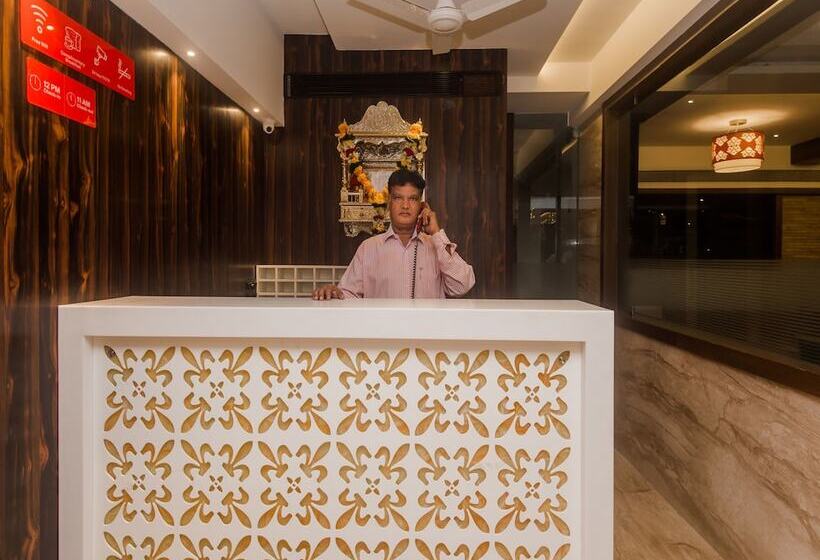 Отель Aditya Residency