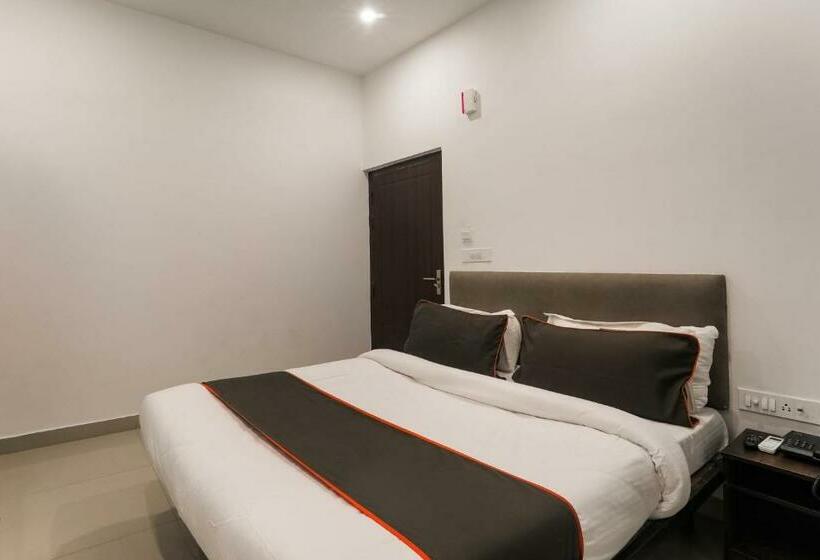 هتل Super Collection O Insight Inn Near Gomti Riverfront Park