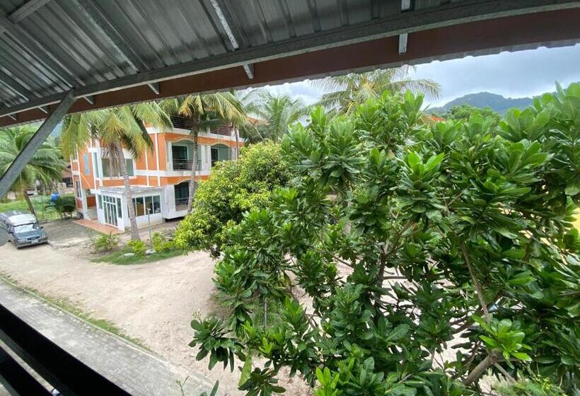 هتل Island Dive Club