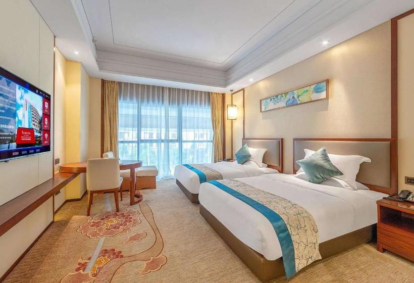 호텔 Ramada By Wyndham Kunming Yiliang