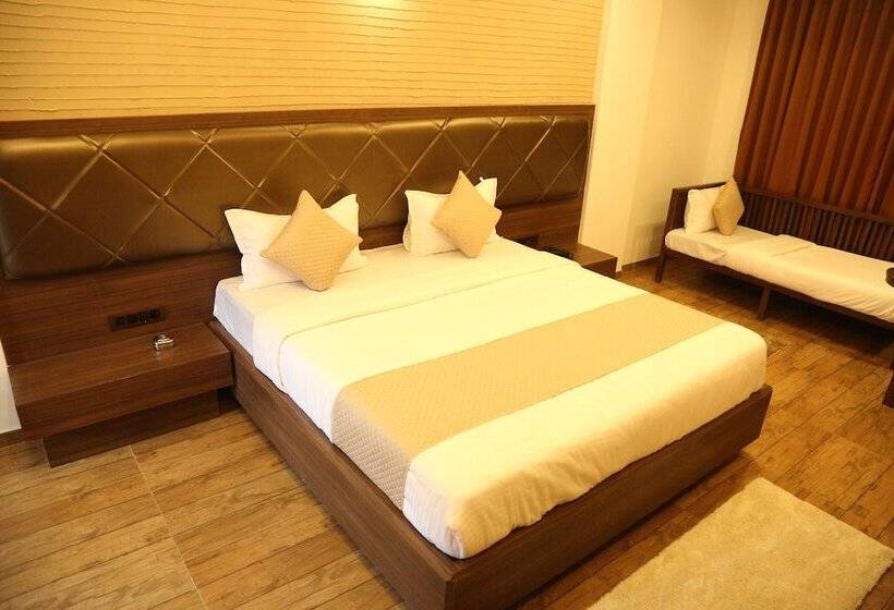 Отель Royal Square