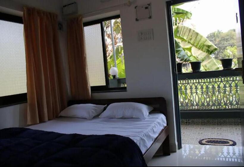 Hotel Innovation Inn