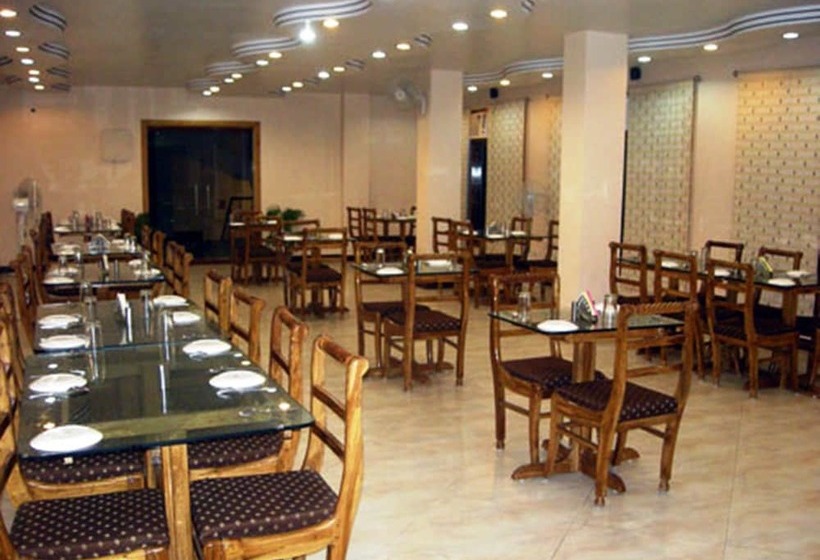 בית מלון כפרי The Centre Square