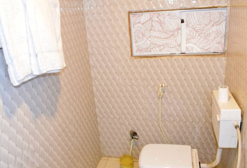 בית מלון כפרי The Centre Square