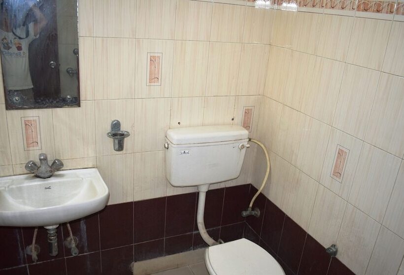 בית מלון כפרי The Centre Square