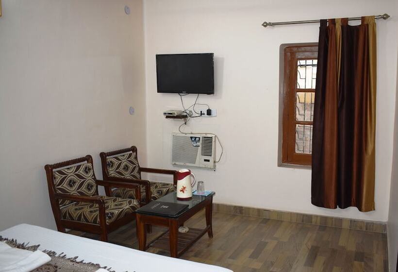 בית מלון כפרי The Centre Square