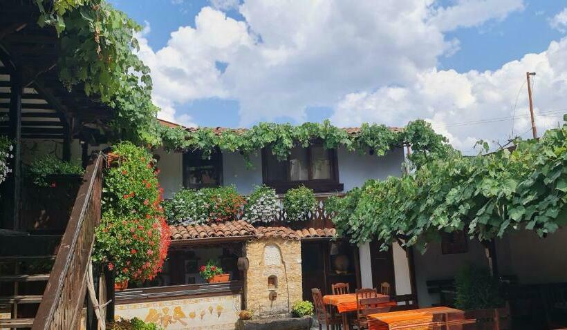 Hotel стаи за гости The Old House