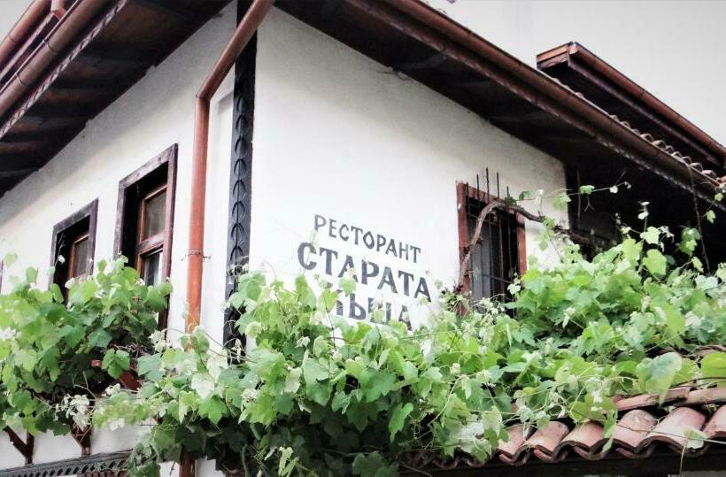 Hotel стаи за гости The Old House