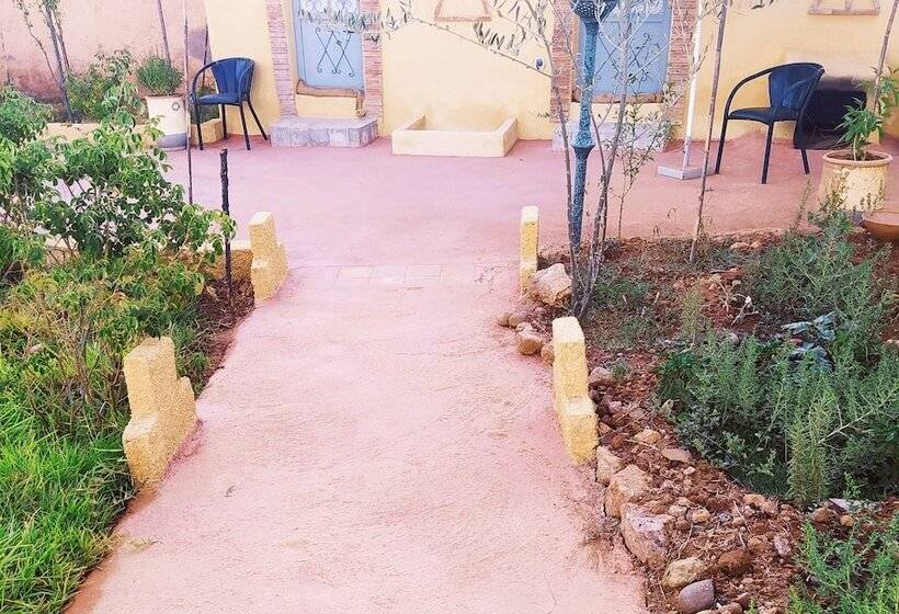 ペンション Auberge Le Petit Jardin