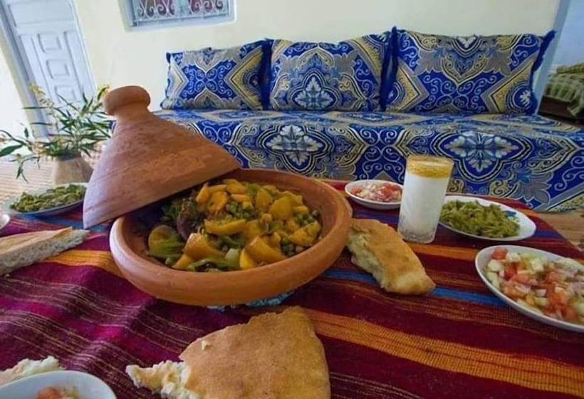 بنسيون Gite L Ile Du Caroubier