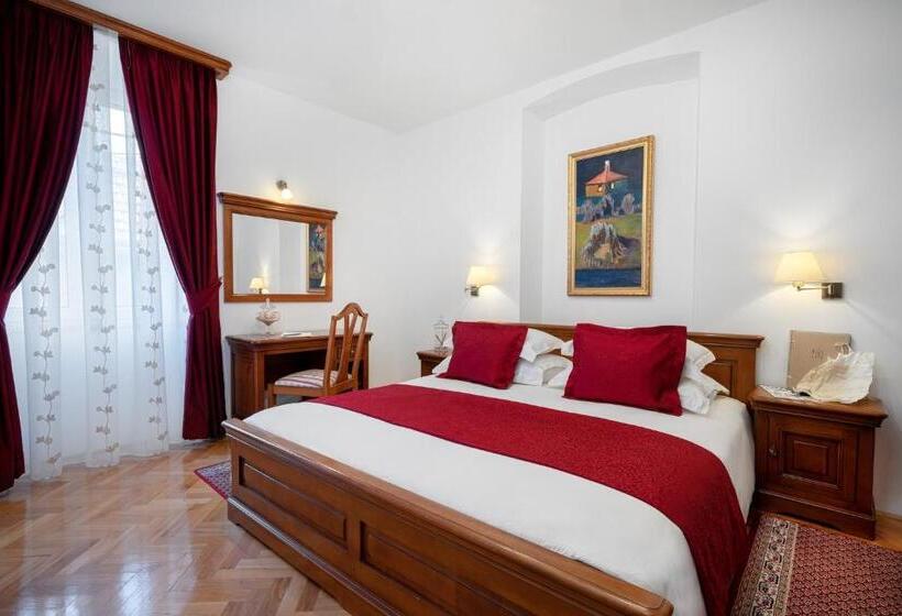 膳宿费 Rooms With A Swimming Pool Tisno, Murter   3219