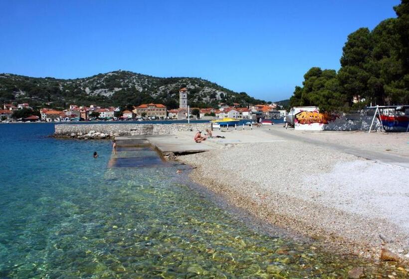 膳宿费 Rooms With A Swimming Pool Tisno, Murter   3219